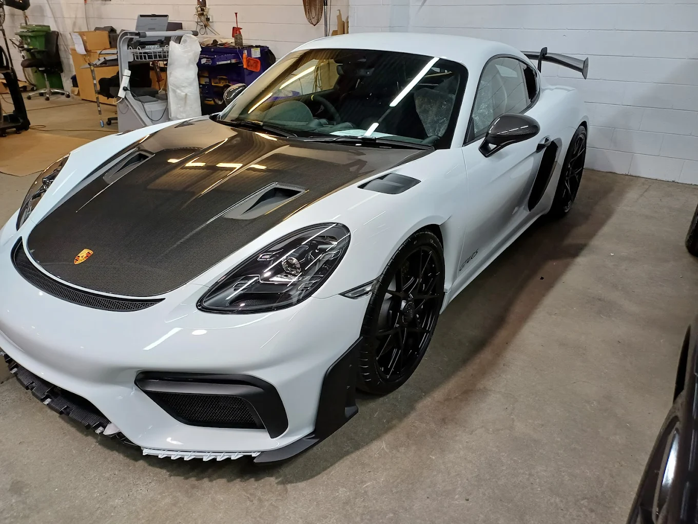 Porsche Cayman GT4 racing edition detailing