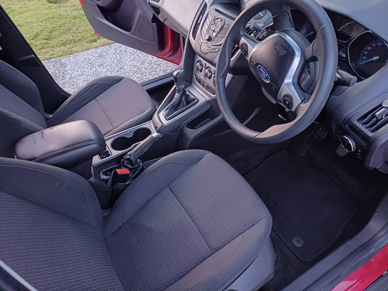 Ford Focus interior vacuum and fabric protection